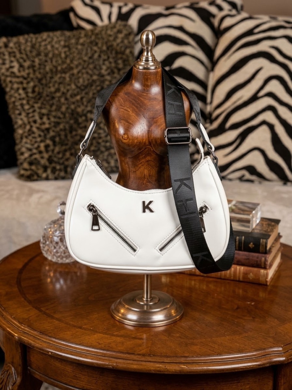 Kendall & Kylie White Crossbody Bag With Black Strap!! |